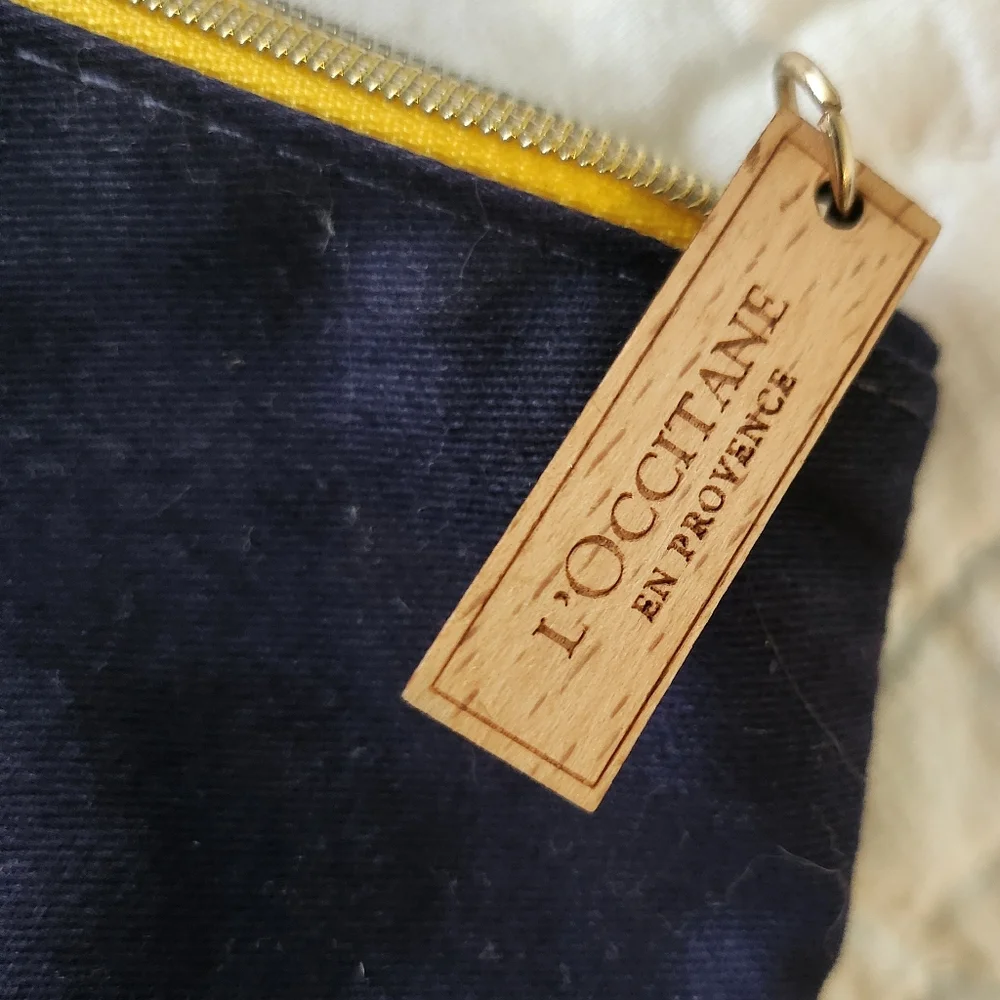 L'Occitane Cotton Pouch Makeup Case